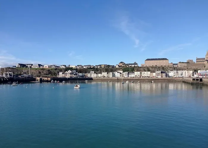 Duplex T3 Avec Terrasse Au Coeur De - Fr-1-361-566 * Granville