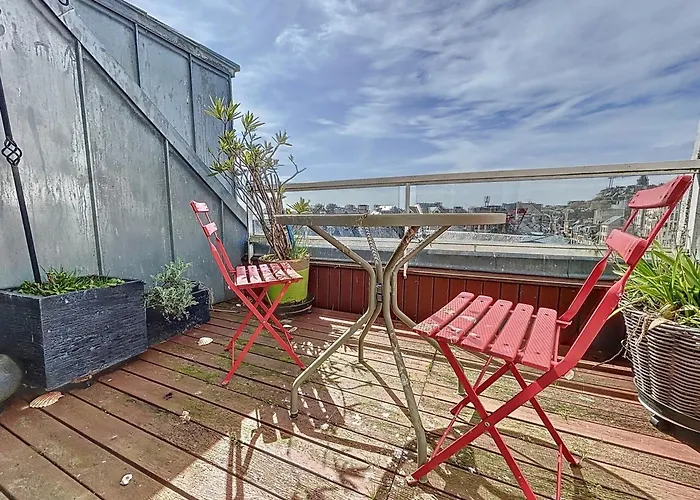 Duplex T3 Avec Terrasse Au Coeur De - Fr-1-361-566 * Granville