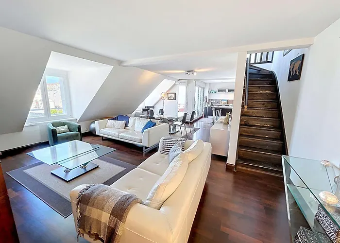 Duplex T3 Avec Terrasse Au Coeur De - Fr-1-361-566 Granville